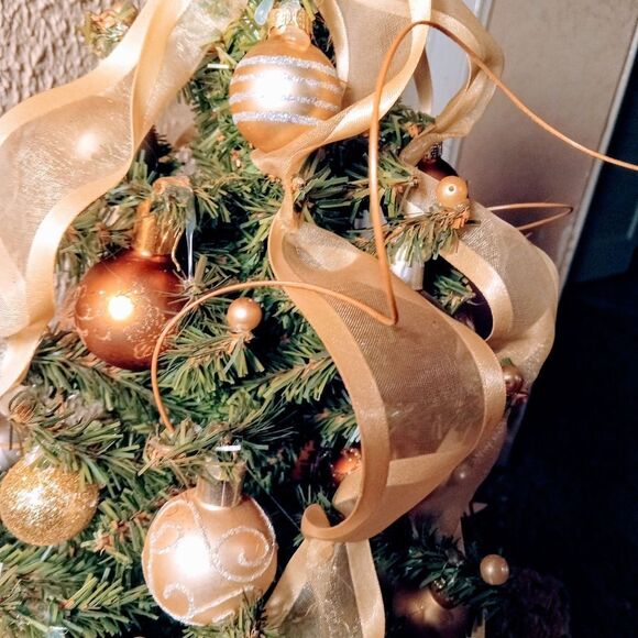 18" Predecorated Miniature Christmas Tree gilded in Creams, Gold & Glitter - Picture 6 of 6